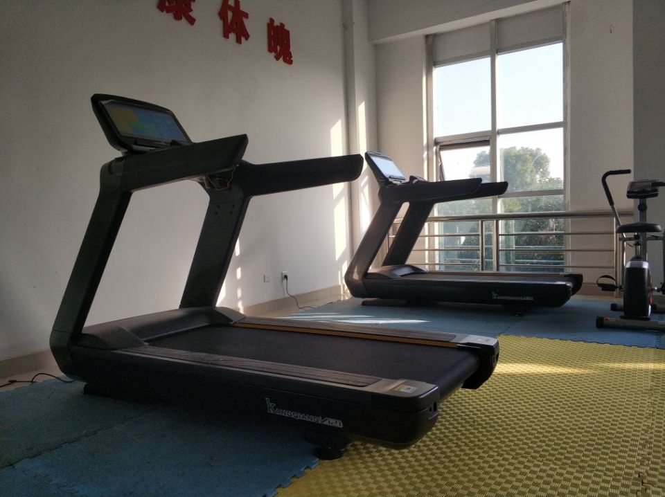 健身房久久精品熟女亚洲AV麻豆软件